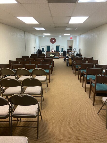 More Photos Of 10606 Warwick Blvd, Newport News General Retail For Sale