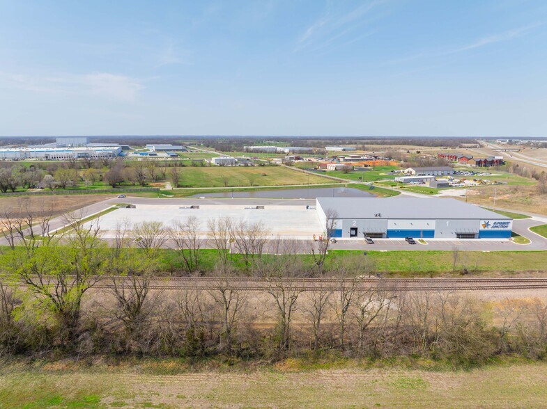 More Photos Of 3570 Sawyer rd, Brookline Industrial For Lease