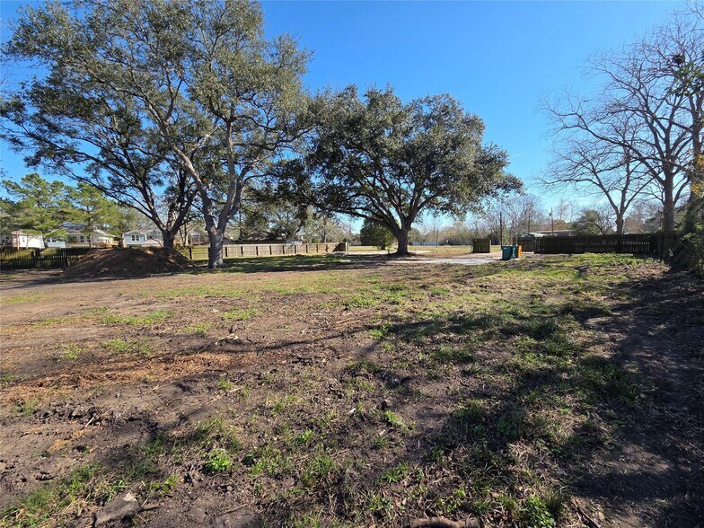 More Photos Of 414 Gordy Rd, Bacliff Land For Lease