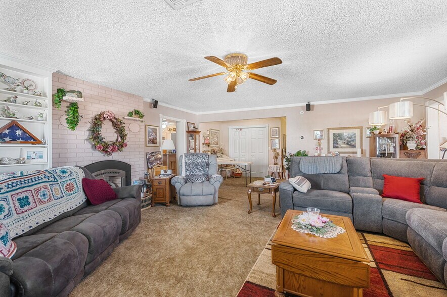 More Photos Of 10277 N 2130 Rd, Foss Convenience Store For Sale