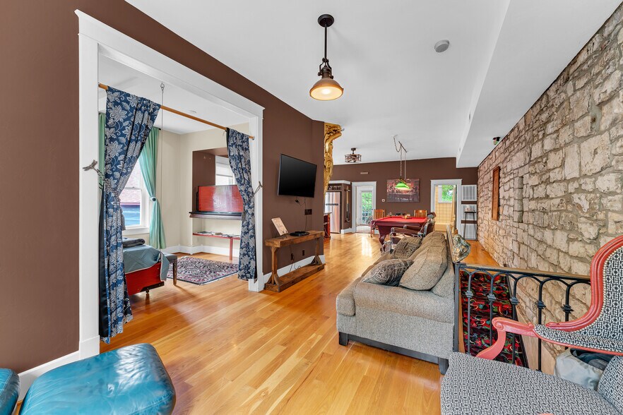 More Photos Of 87 Spring St, Eureka Springs Storefront Retail Residential For Sale