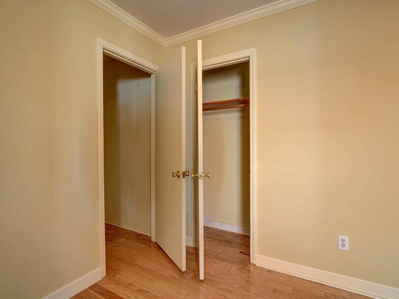 More Photos Of 370 S Fenwick Rd, Memphis Multifamily For Sale