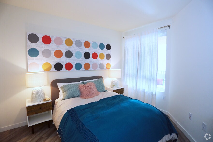 More Photos Of 424 W Pico Blvd, Los Angeles Apartments For Lease