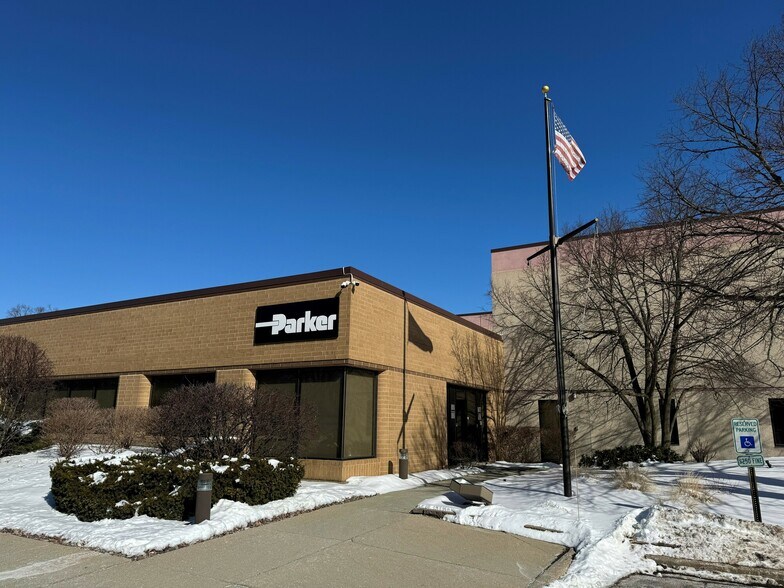 Primary Photo Of 595 Schelter Rd, Lincolnshire Manufacturing For Sale