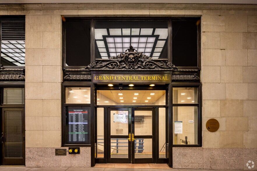 More Photos Of 230 Park Ave, New York Office For Lease