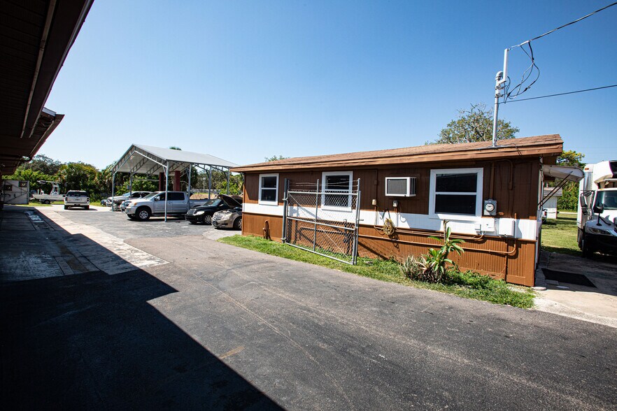 More Photos Of 14825 US Highway 19, Hudson Service For Sale