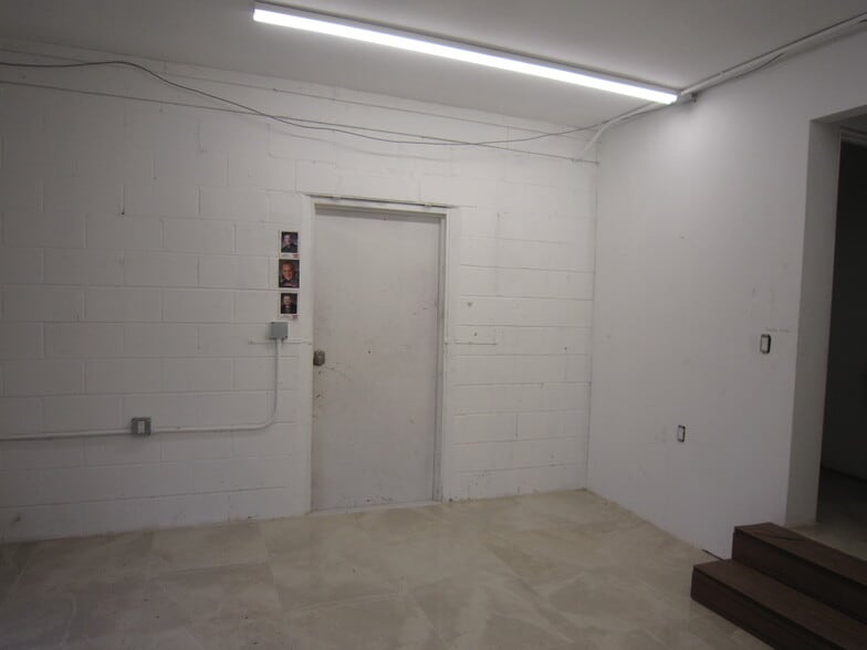 More Photos Of 11 Quassaick Ave, New Windsor Township Storefront For Sale