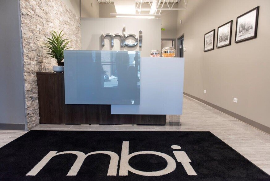 More Photos Of 227 W Judd St, Woodstock Office For Sale