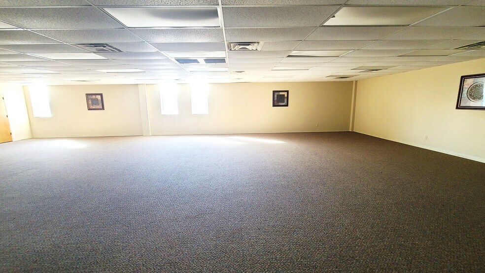 More Photos Of 710 W 8th St, Fort Scott Office For Sale