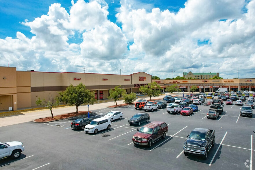 More Photos Of 10017-10057 E Adamo Dr, Tampa Unknown For Lease