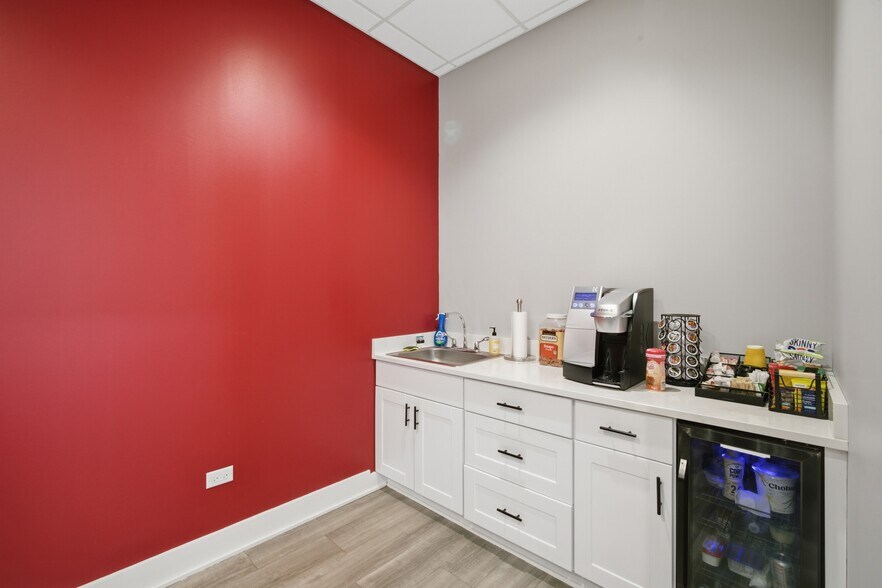 More Photos Of 795 Ela Rd, Lake Zurich Office For Lease