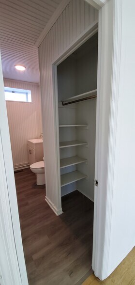 More Photos Of 99 Commerce St, Norwalk Manufacturing For Lease