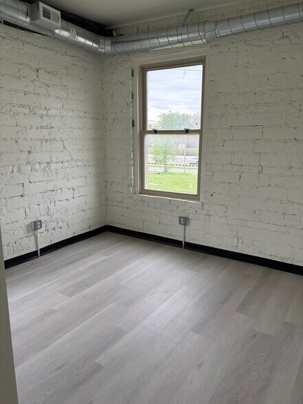 More Photos Of 30 E Philadelphia St, Detroit Apartments For Sale