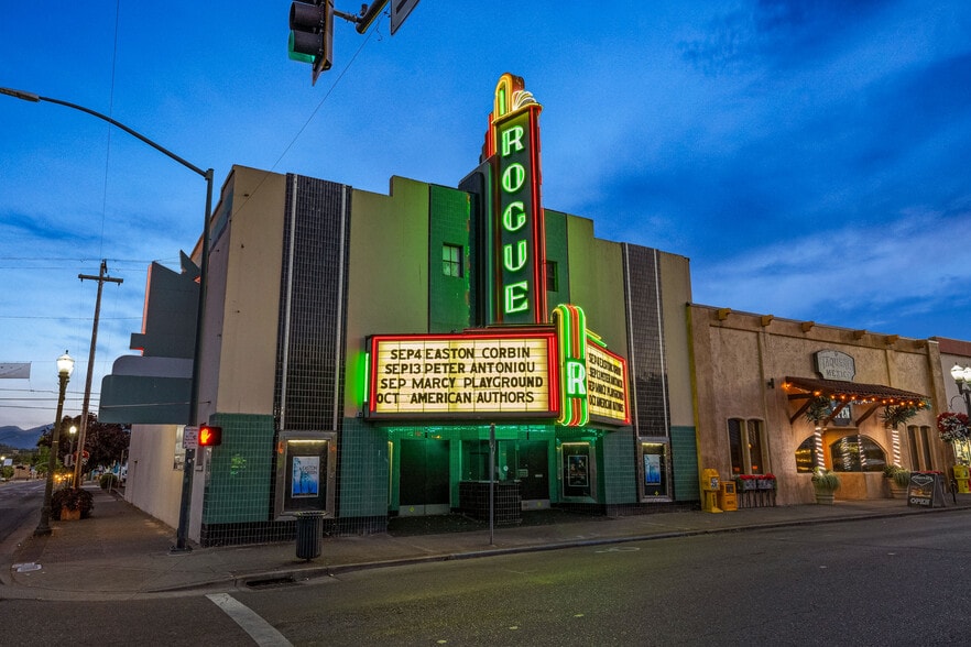 More Photos Of 143 SE H St, Grants Pass Theater Concert Hall For Sale