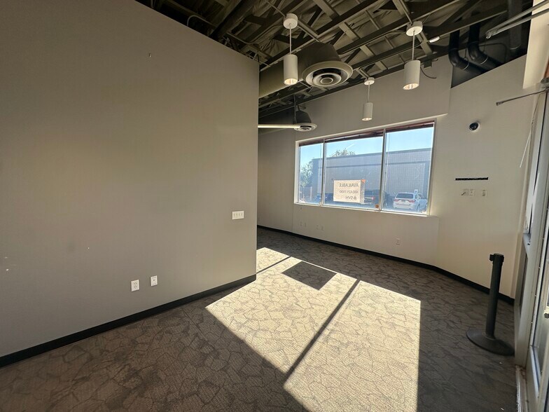 More Photos Of 21031 N Cave Creek Rd, Phoenix Unknown For Lease