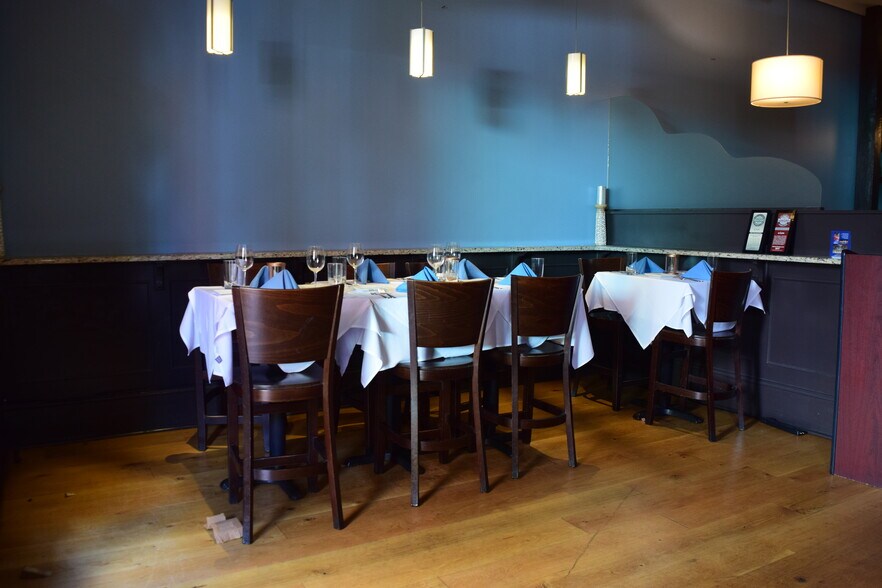 More Photos Of 309 W Congress St, Savannah Restaurant For Lease