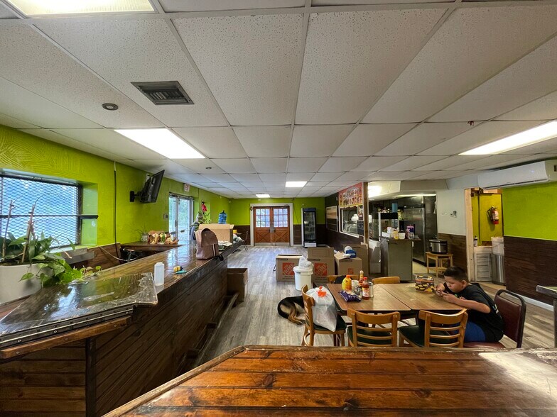 More Photos Of 13490 Orange Ave, Fort Pierce Bar For Lease