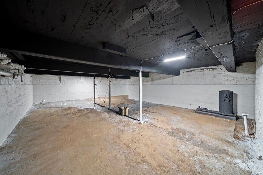 More Photos Of 174 N Main St, Franklin Light Manufacturing For Sale