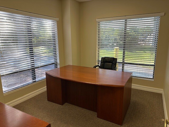 More Photos Of 3115 81st Ct E, Bradenton Flex For Lease