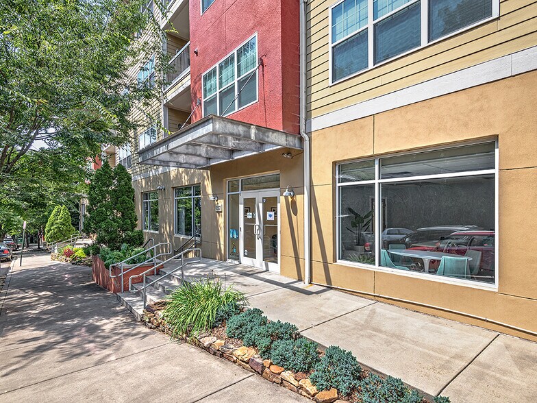 More Photos Of 125-161 S Lexington Ave, Asheville Apartments For Lease