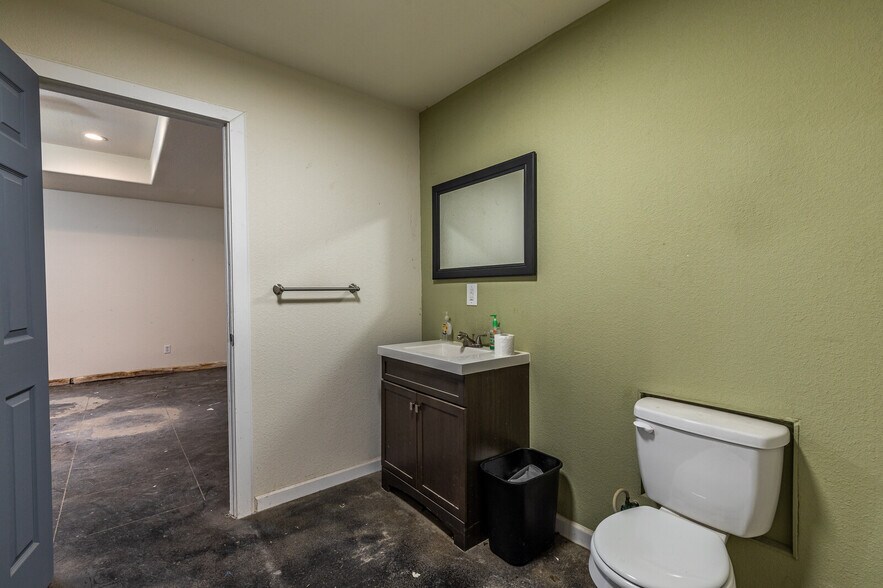 More Photos Of 118 Monroe St., Itasca Office For Lease