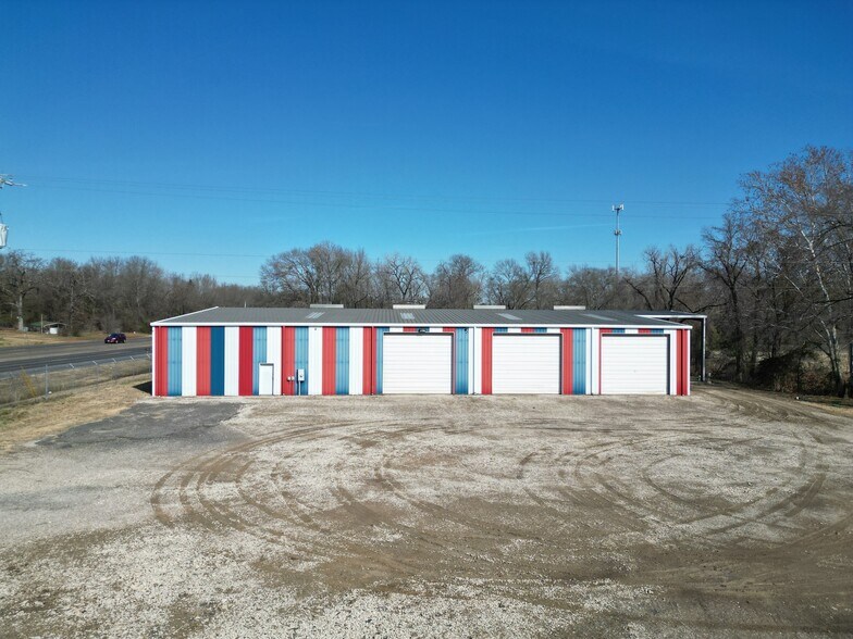 Primary Photo Of 5152 US Highway 271, Tyler Showroom For Sale