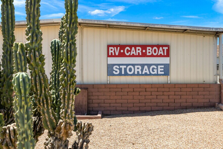 More Photos Of 811-823 S Williams Rd, Palm Springs Self Storage For Sale