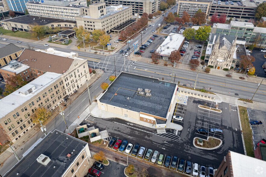 More Photos Of 400 E Broadway, Louisville Drugstore For Sale