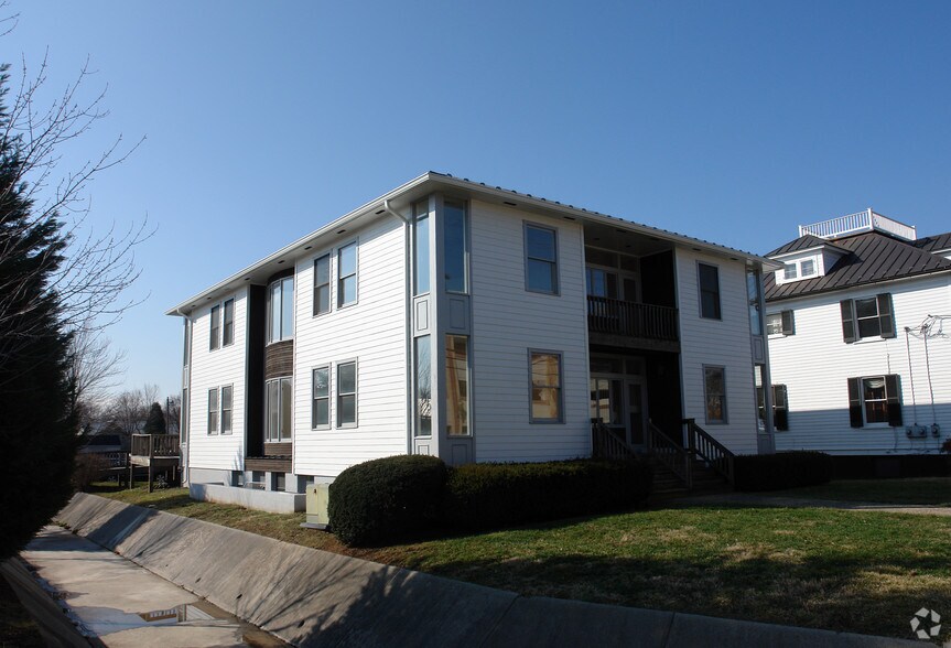 More Photos Of 107 Loudoun St SE, Leesburg Office For Lease