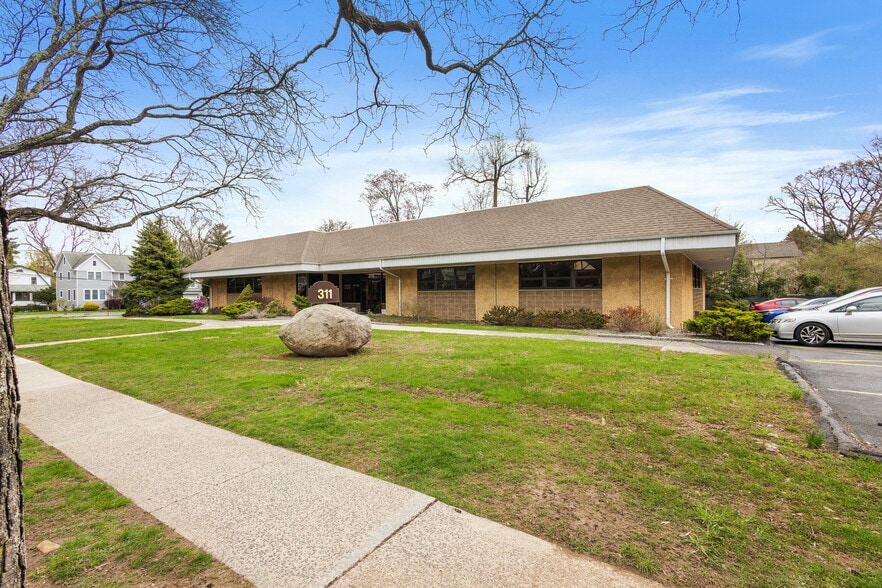 More Photos Of 311 N Midland Ave, Nyack Medical For Lease
