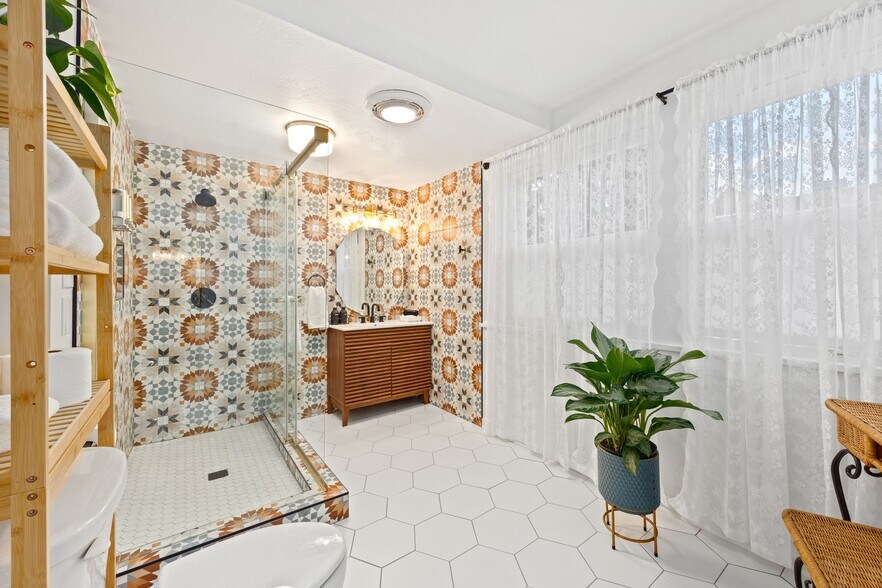 More Photos Of 1430 Race St, Denver Hotel For Sale