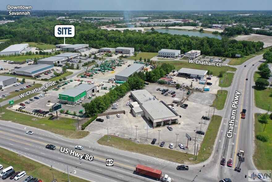 More Photos Of 36 W Chatham Ct, Garden City Showroom For Lease