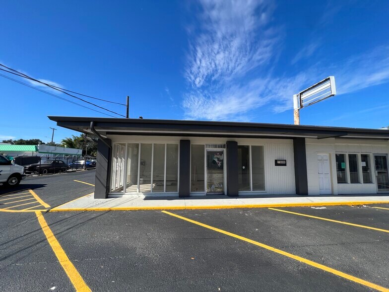 More Photos Of 8610 N Suwanee Ave, Tampa General Retail For Sale