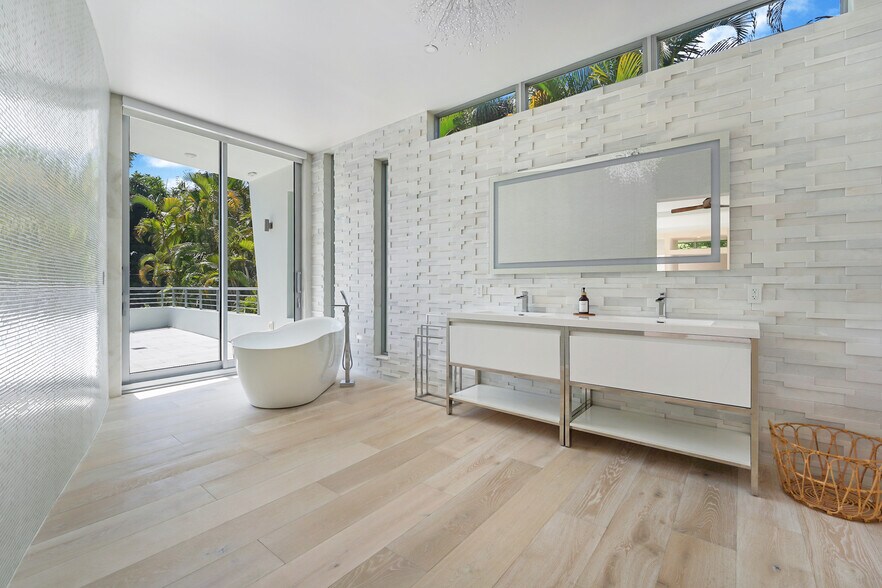 More Photos Of 5910 N Bayshore Dr, Miami Specialty For Sale