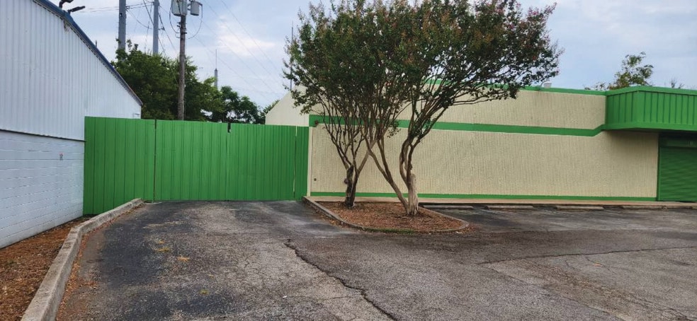 More Photos Of 813 Morrow St, Austin Flex For Lease