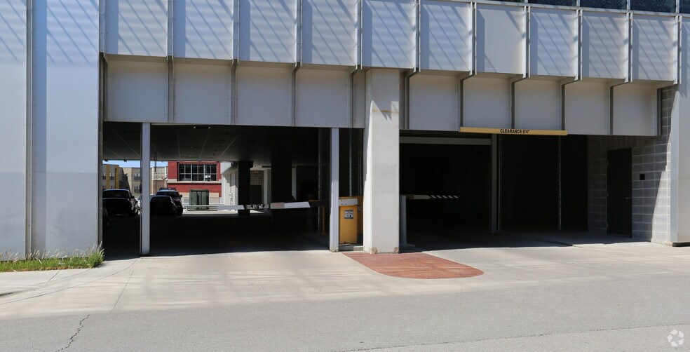 More Photos Of 300 Wyandotte St, Kansas City Office For Lease