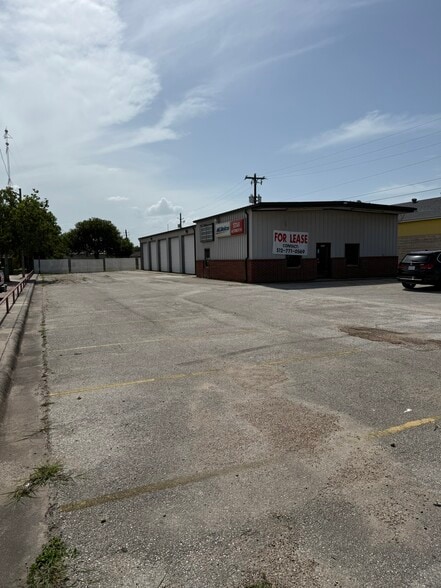 More Photos Of 4005 N Navarro St, Victoria Warehouse For Lease