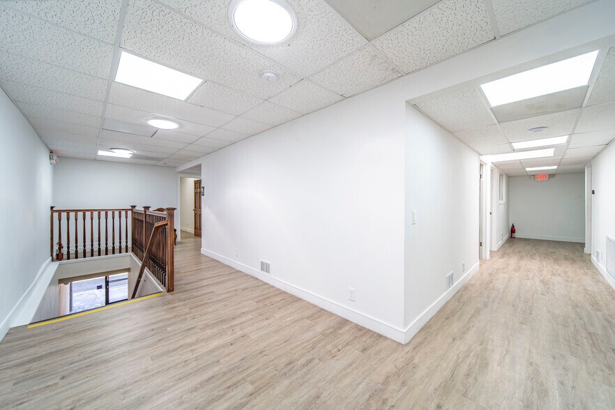 More Photos Of 1230 N Jefferson St, Anaheim Light Distribution For Sale