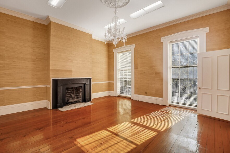 More Photos Of 120-124 W Liberty St, Savannah Office Residential For Sale