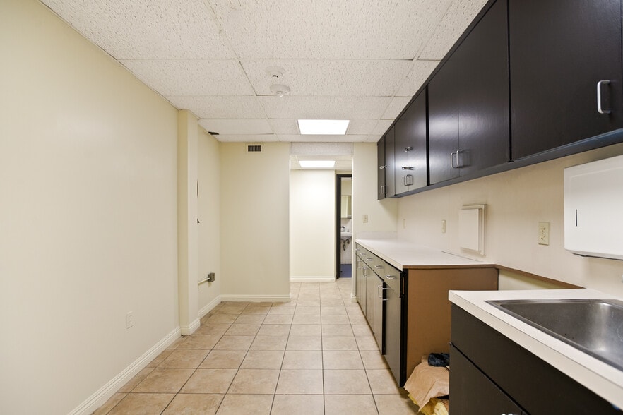 More Photos Of 1111 Town & Country Rd, Orange Medical For Sale