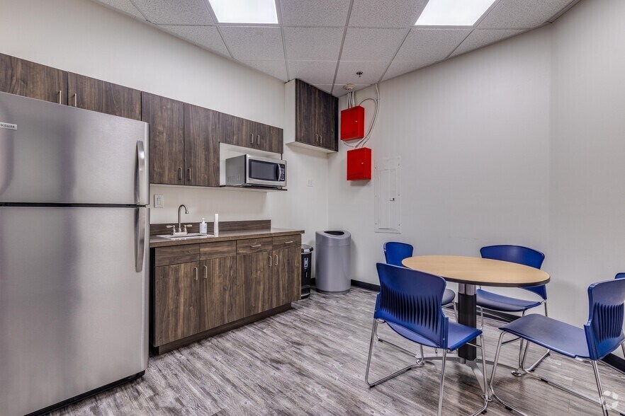 More Photos Of 9480 S Eastern Ave, Las Vegas Storefront Retail Office For Lease
