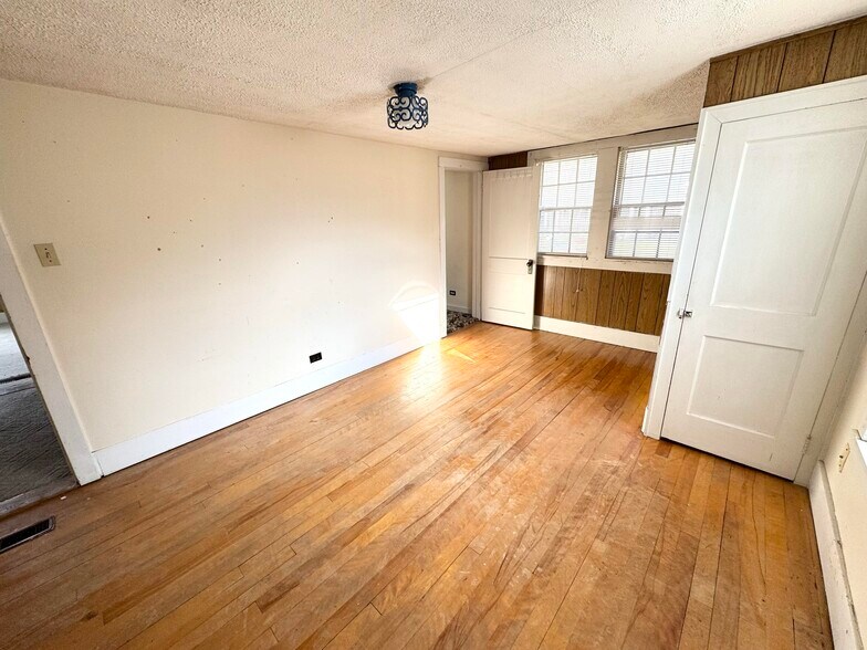More Photos Of 2072 Main st, Londonderry Apartments For Sale