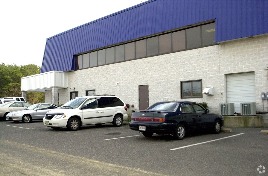 More Photos Of 160 Cooper Rd, Berlin Manufacturing For Lease