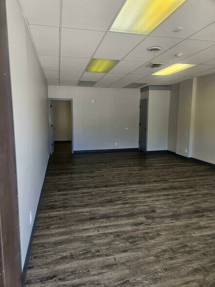 More Photos Of 7002-7006 Maple St, Omaha Freestanding For Lease