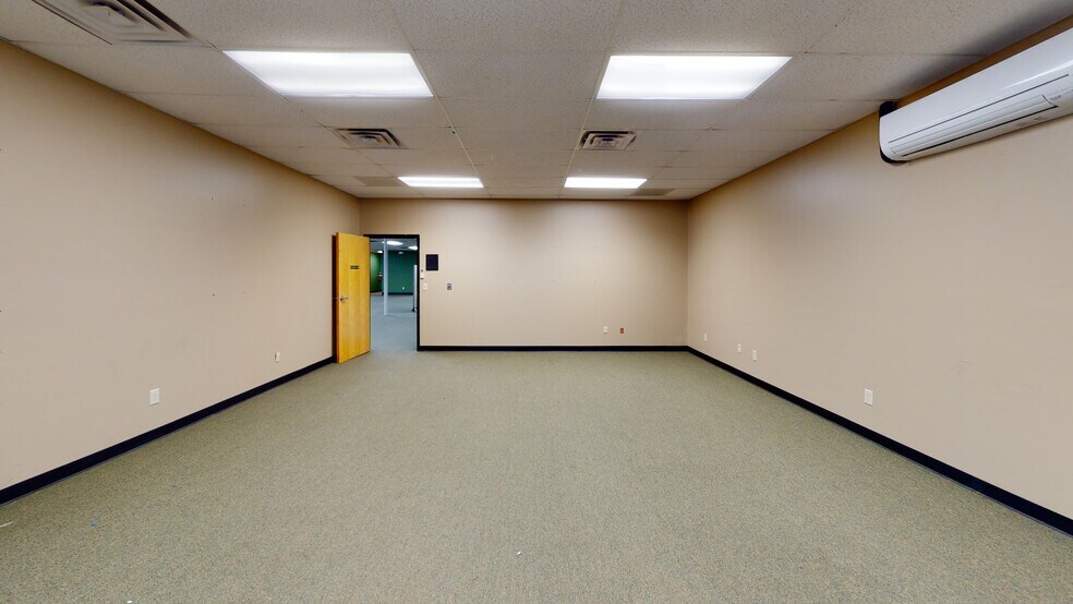 More Photos Of 950 Starvue Dr NW, Cleveland Office For Sale
