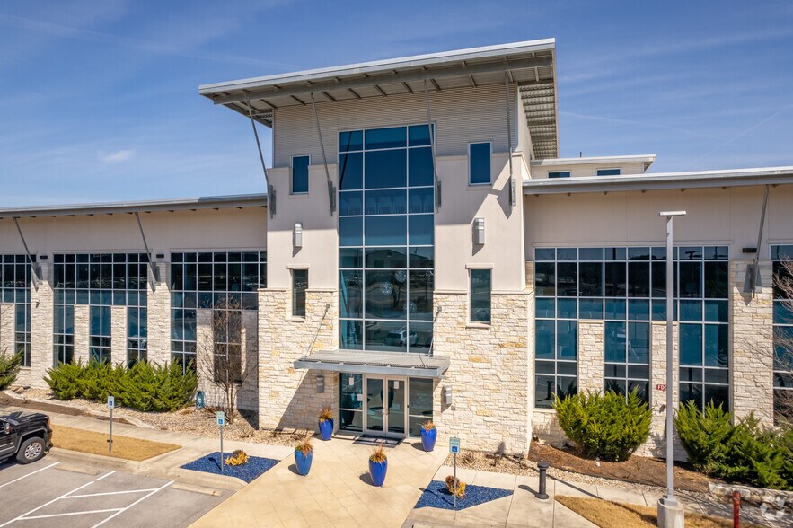More Photos Of 7710 Rialto Blvd, Austin Medical For Lease