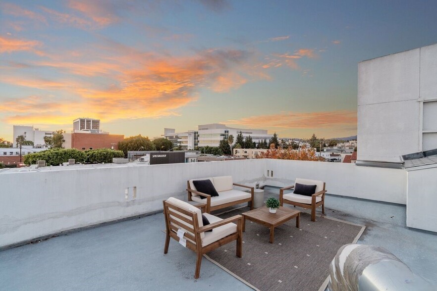 More Photos Of 1411-1413 Cloverfield Blvd, Santa Monica Apartments For Sale