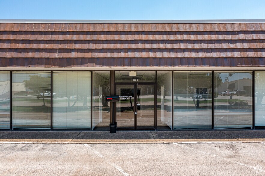 More Photos Of 1108-1110 Summit Ave, Plano Flex For Sale