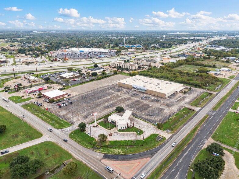 Primary Photo Of 1205 N Loop 340, Waco Light Manufacturing For Lease