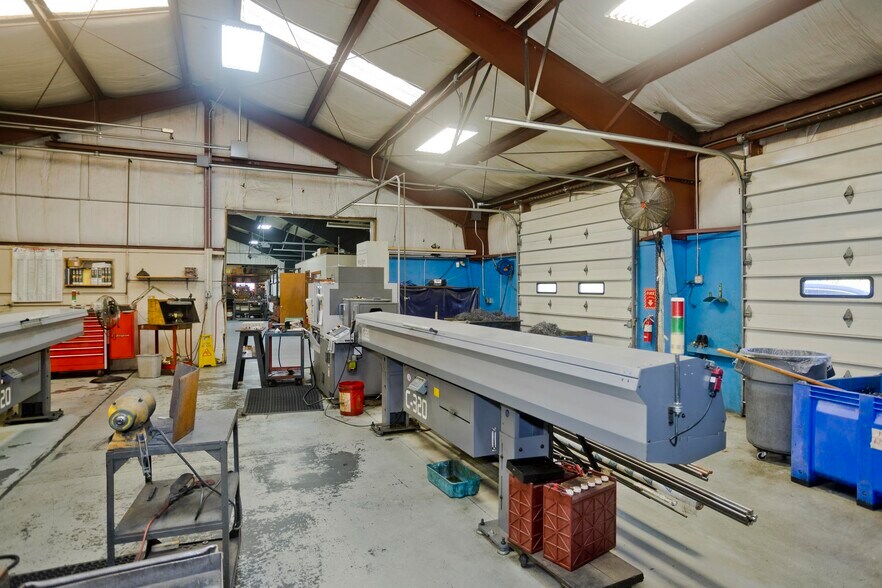 More Photos Of 16 Arthur St, Easthampton Warehouse For Sale